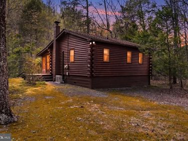 466 IRONMINE LANE, HEDGESVILLE, WV 25427