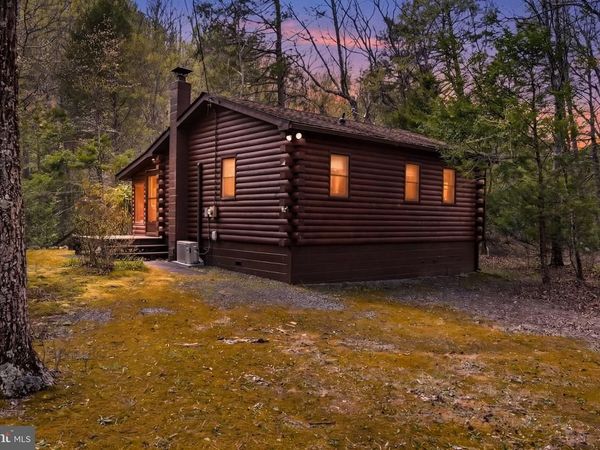 466 IRONMINE LANE, HEDGESVILLE, WV 25427