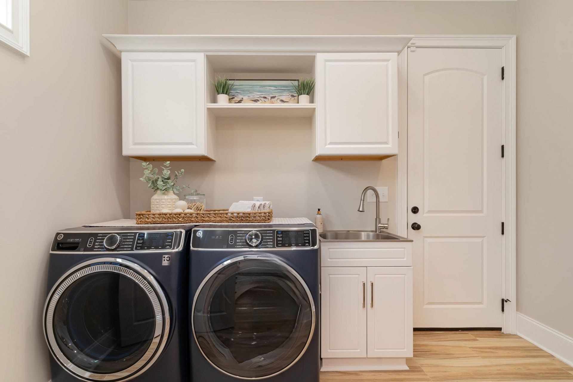 752 Crystal Water Way  Photo 17