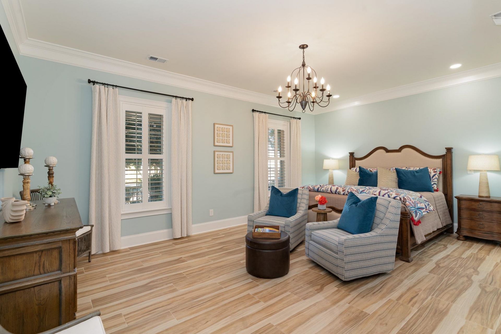 752 Crystal Water Way  Photo 4