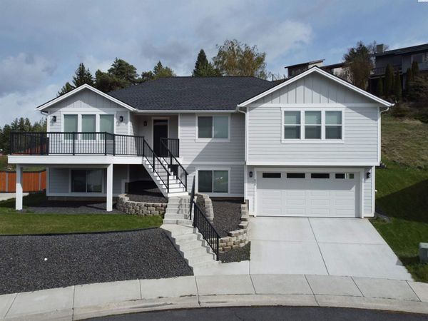 820 SW Blue Heron Ct, Pullman, WA 99163