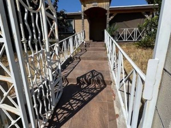 8149 Alcove, North Hollywood, CA 91605