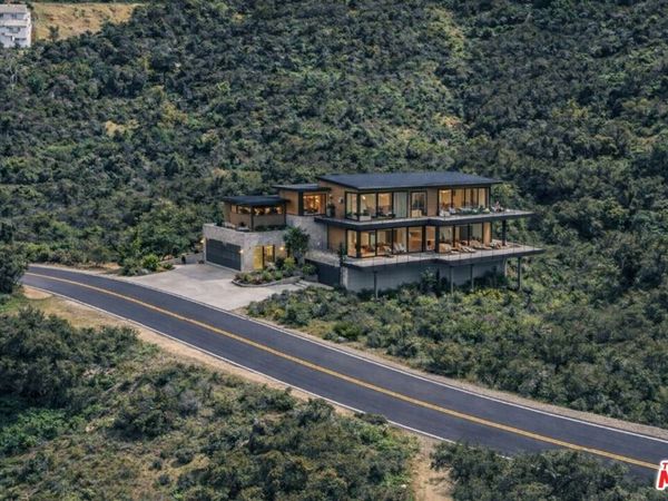 55607 Greenwich, Glendale, CA 91206