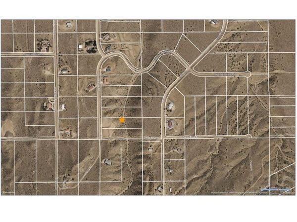 8945 Loma Vista, Apple Valley, CA 92308