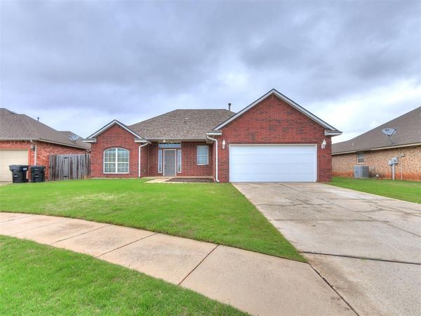 1005 NE 32nd Street, Moore, OK 73160