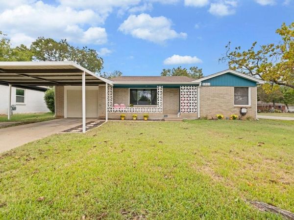 3900 Caddo Trail, Lake Worth, TX 76135