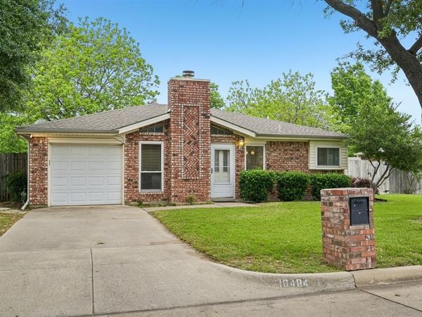 10404 Maria Drive, Fort Worth, TX 76108