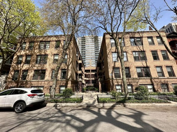 2749 N Hampden Court, Unit 1G, Chicago, IL 60614