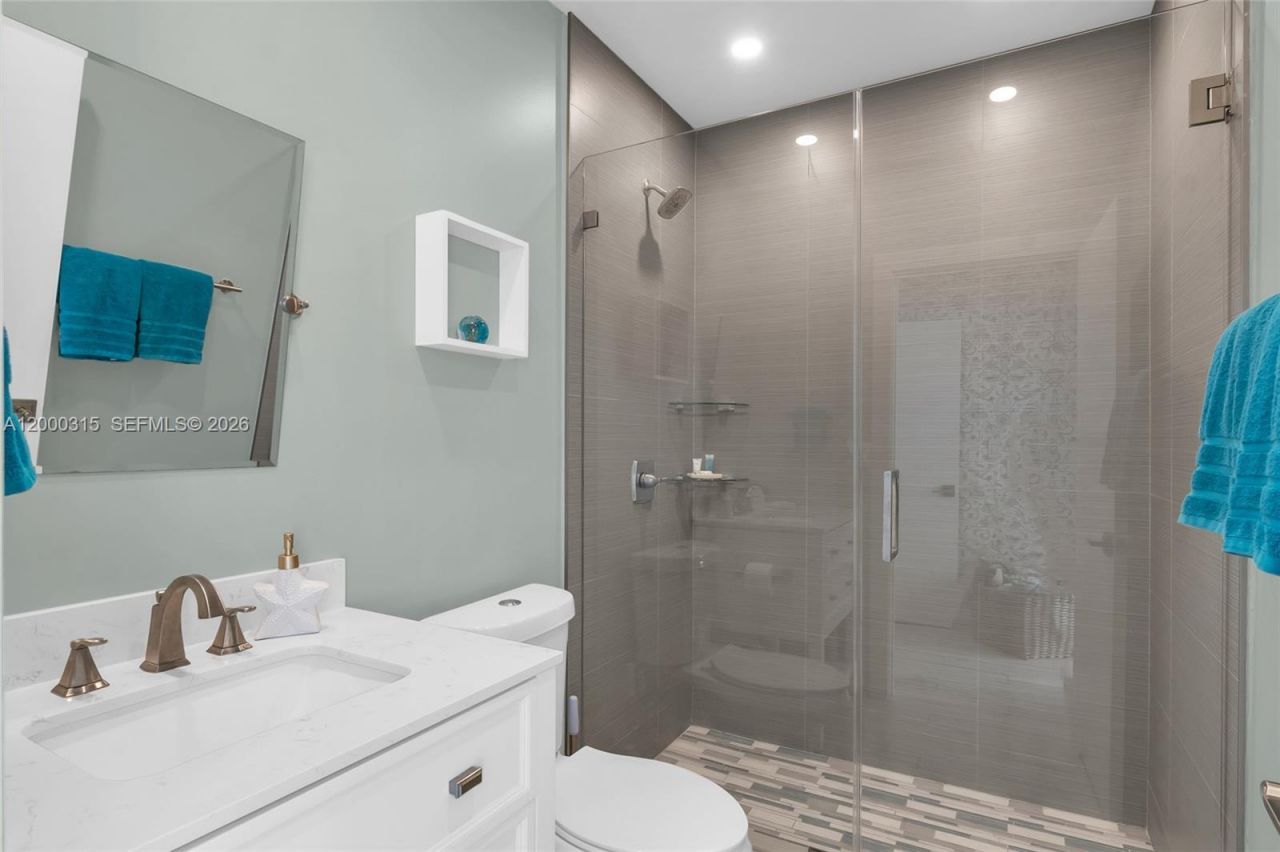 949 Plantation Road , Key Largo, FL 33037 Photo