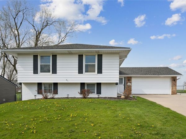 6016 Sharon Ln NW , Cedar Rapids, IA 52405