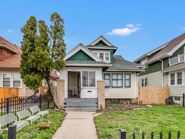 2654 N 57th St, Milwaukee, WI 53210