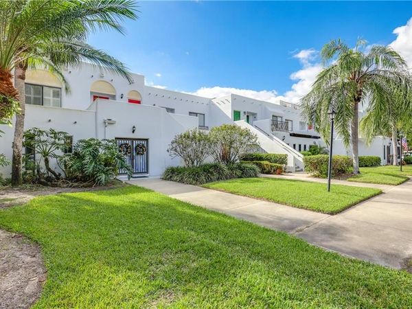 3308 Europa DR, Unit 30, NAPLES, FL 34105