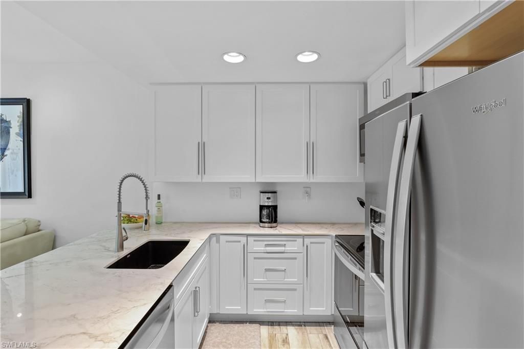 3308 Europa Dr, Unit 30, Naples, FL 34105 Photo