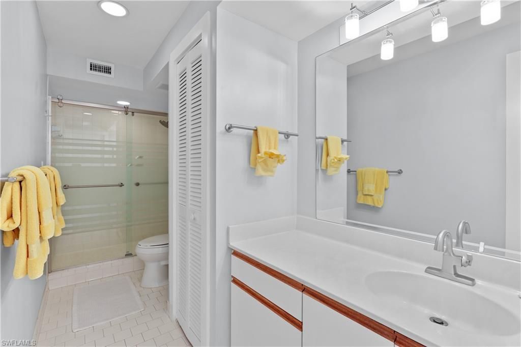 3308 Europa Dr, Unit 30, Naples, FL 34105 Photo