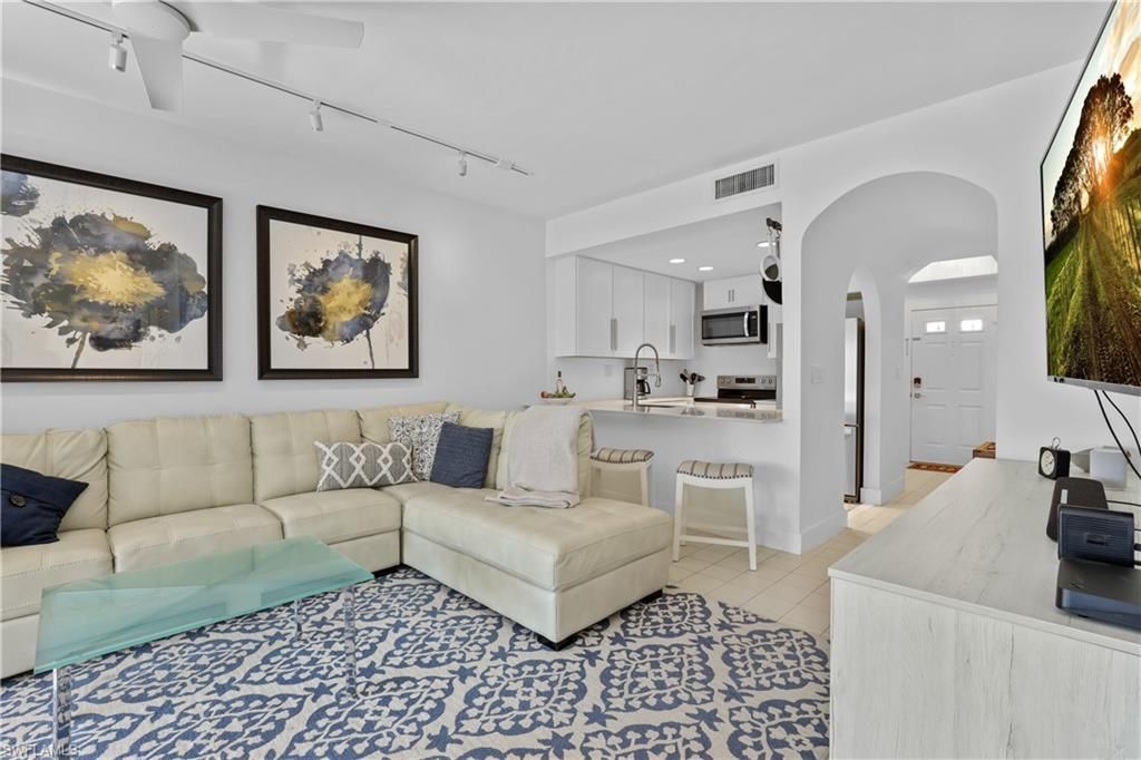 3308 Europa Dr, Unit 30, Naples, FL 34105 Photo