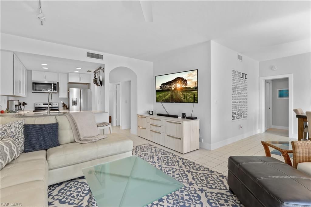 3308 Europa Dr, Unit 30, Naples, FL 34105 Photo