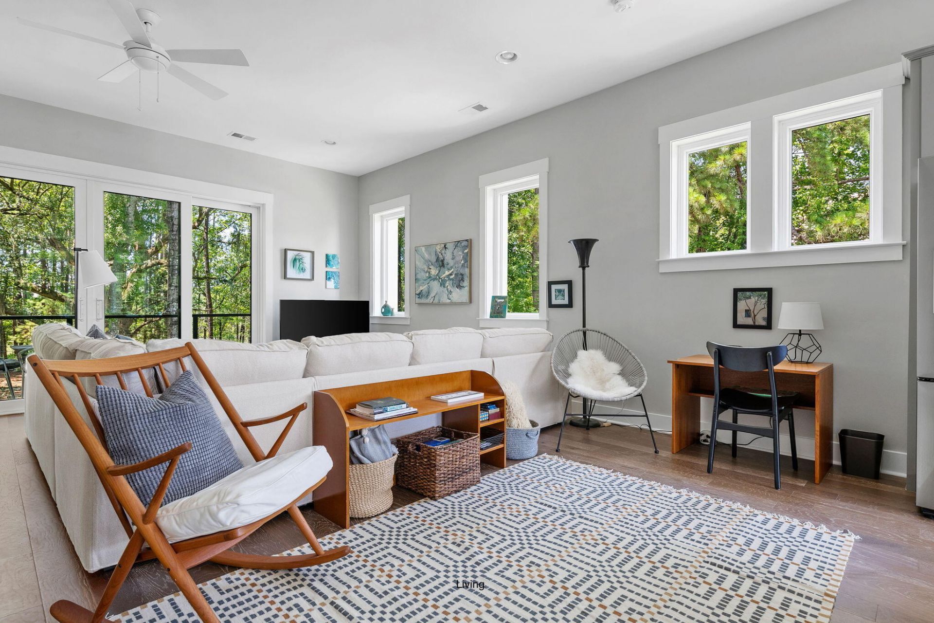 4069 S Rhett Avenue Photo 4