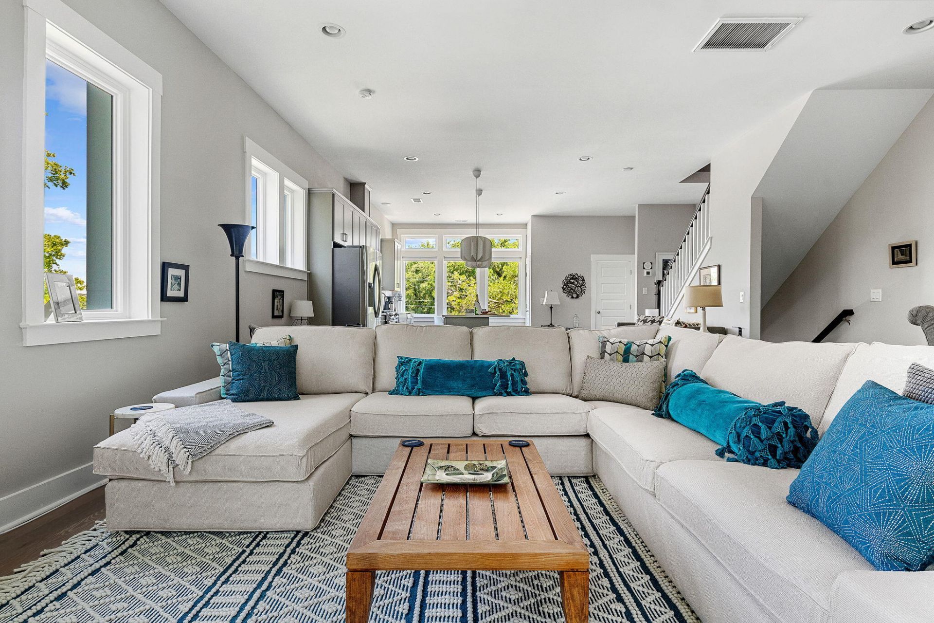 4069 S Rhett Avenue Photo 5