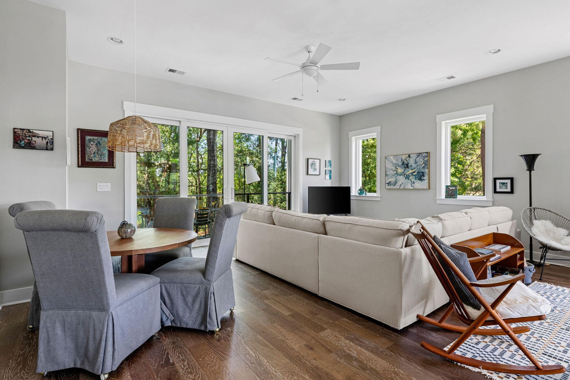 4069 S Rhett Avenue Photo 6