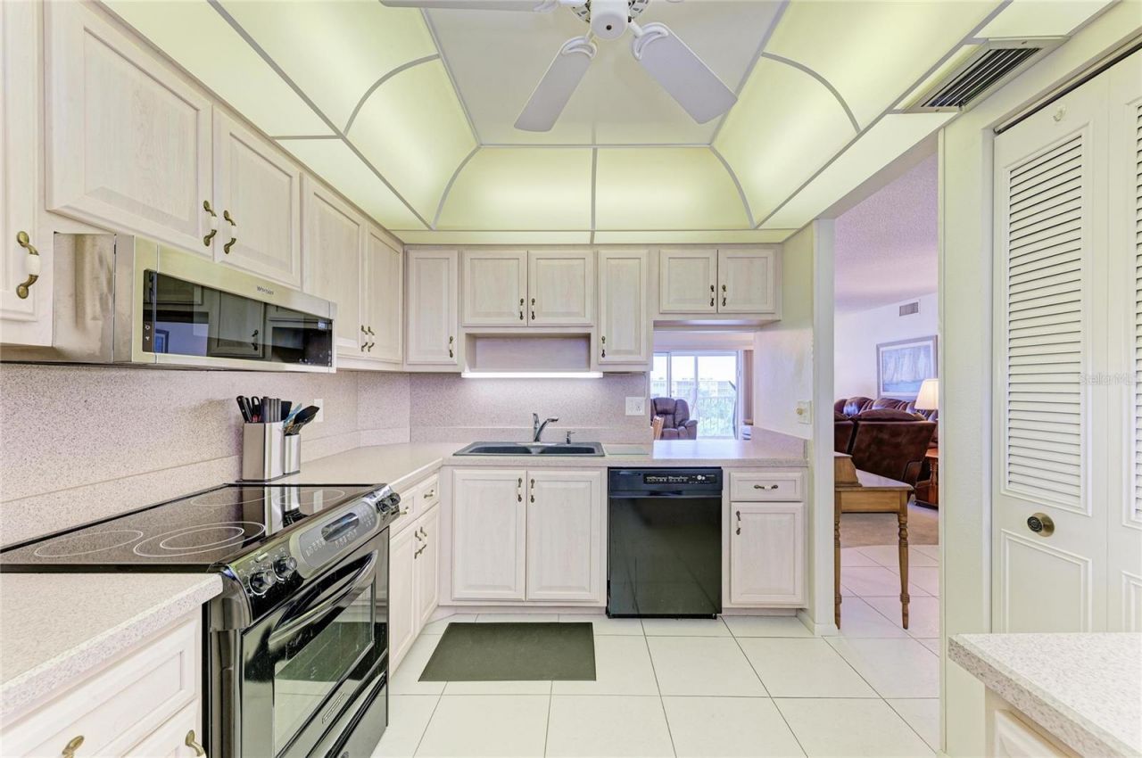 3680 Ironwood Cir, Unit 601L, Bradenton, FL 34209 Photo