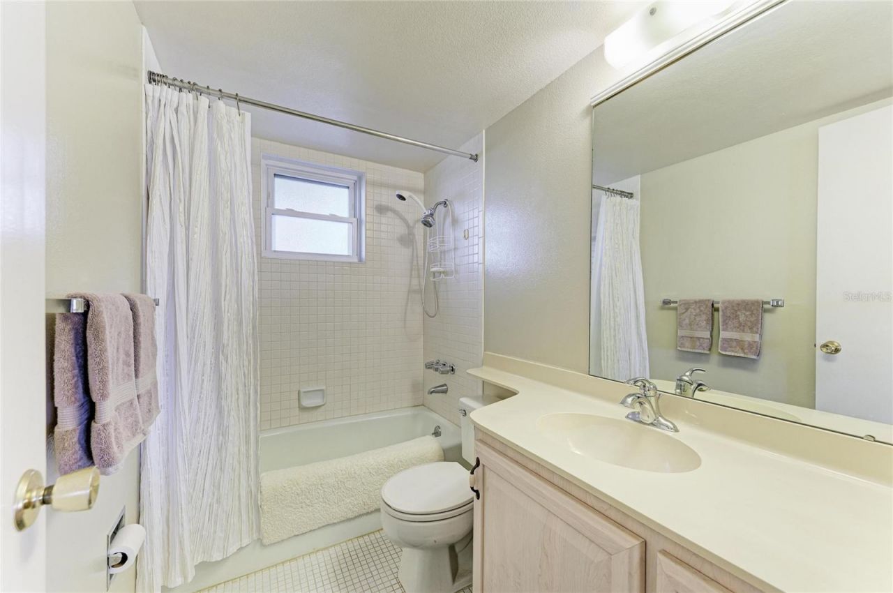 3680 Ironwood Cir, Unit 601L, Bradenton, FL 34209 Photo