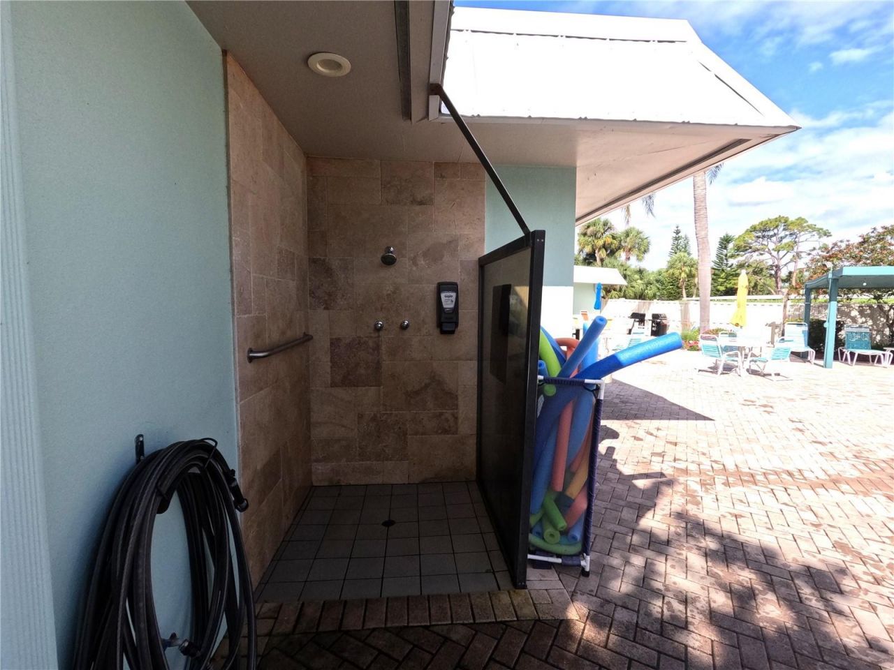 3680 Ironwood Cir, Unit 601L, Bradenton, FL 34209 Photo