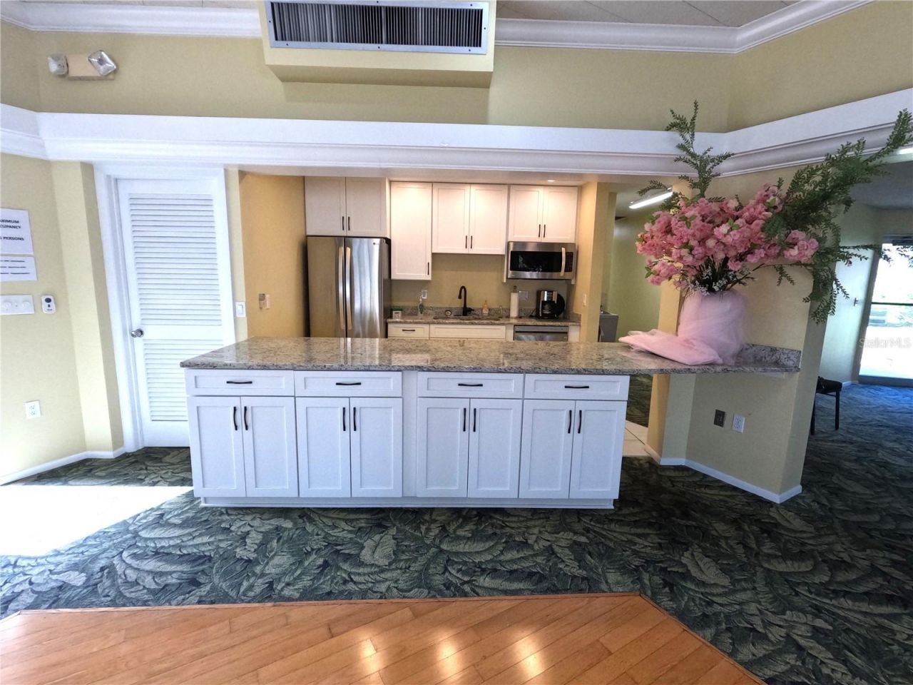 3680 Ironwood Cir, Unit 601L, Bradenton, FL 34209 Photo