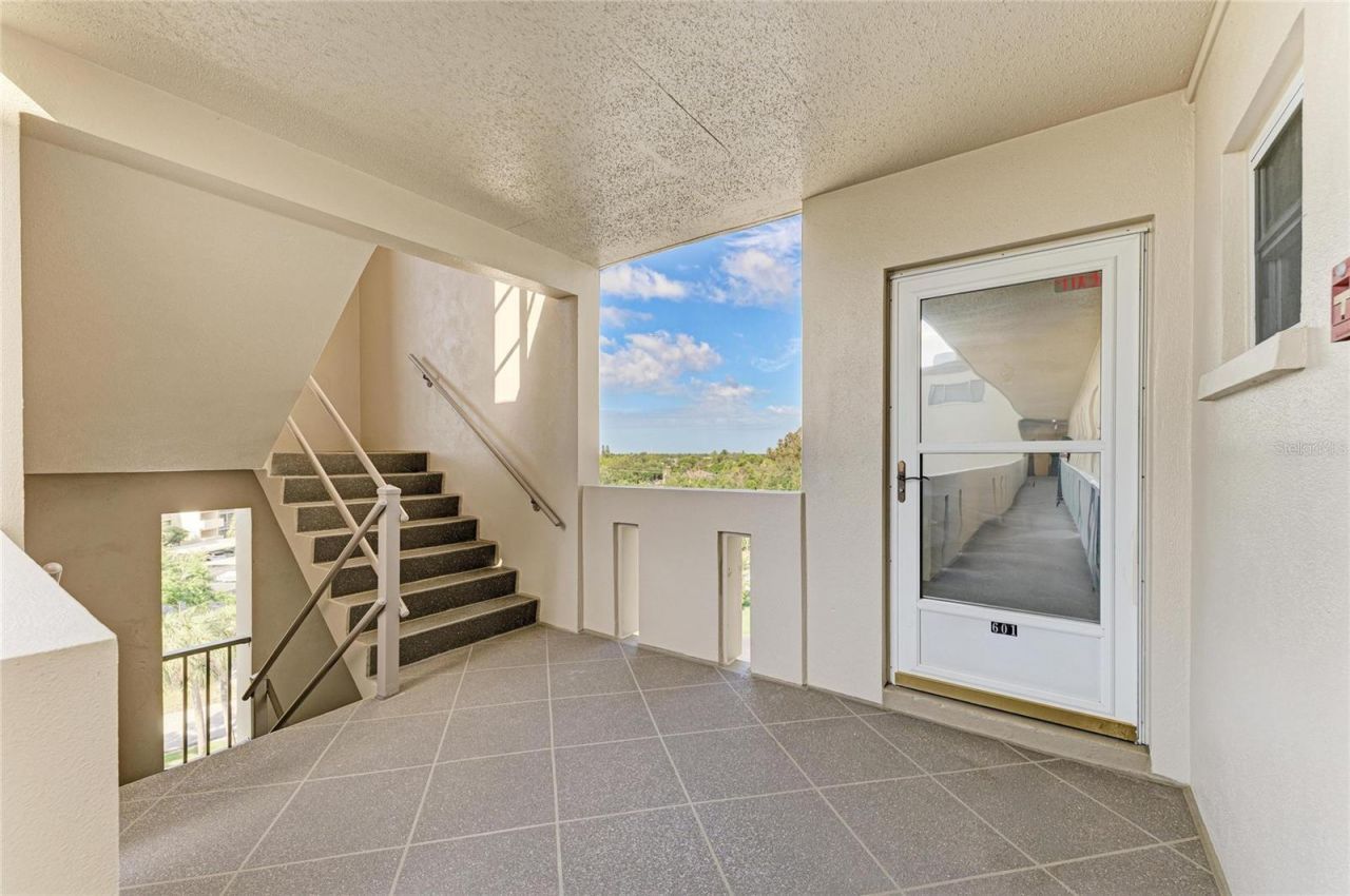 3680 Ironwood Cir, Unit 601L, Bradenton, FL 34209 Photo