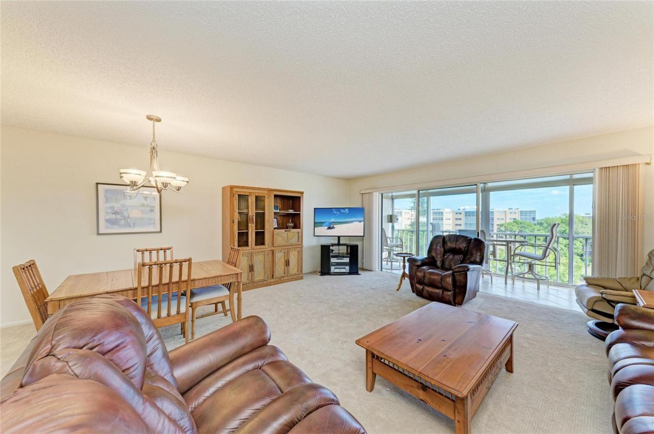 3680 Ironwood Cir, Unit 601L, Bradenton, FL 34209 Photo