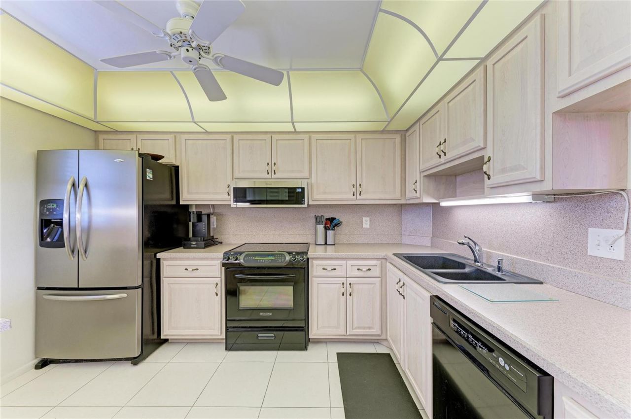 3680 Ironwood Cir, Unit 601L, Bradenton, FL 34209 Photo