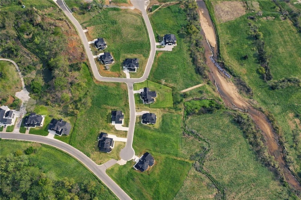 2701 NE Waterfall Avenue, Highfill, AR 72713 Main Photo