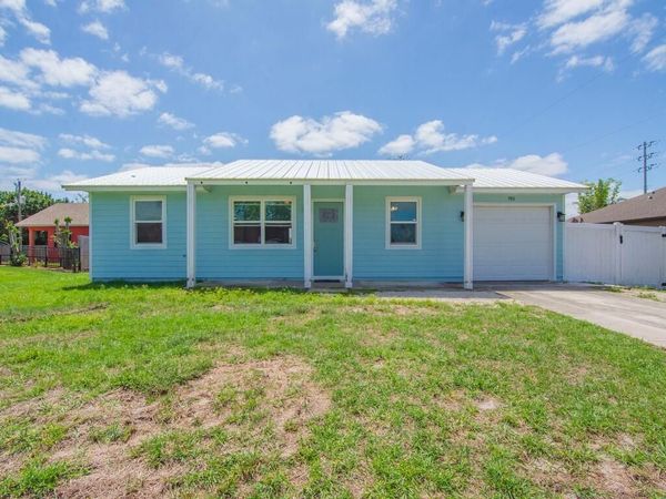 980 SW Connecticut Terrace, Port St. Lucie, FL 34953