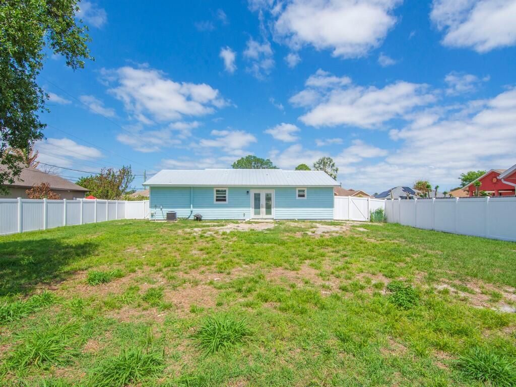 980 SW Connecticut Terrace, Port Saint Lucie, FL 34953 Photo