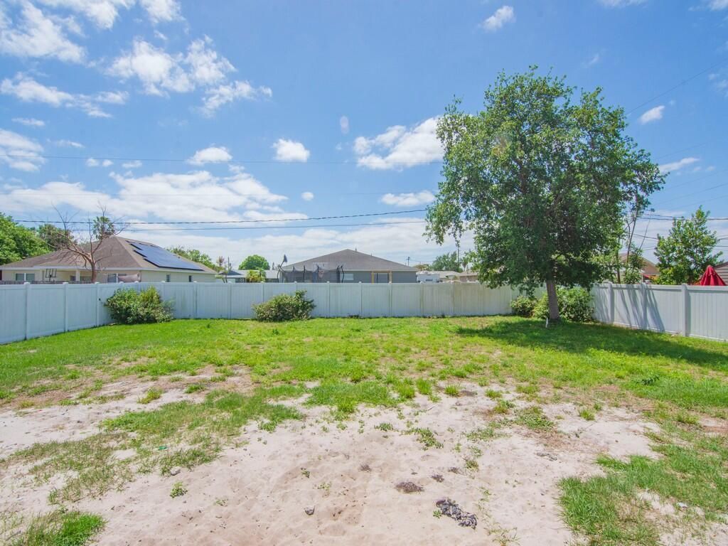 980 SW Connecticut Terrace, Port Saint Lucie, FL 34953 Photo