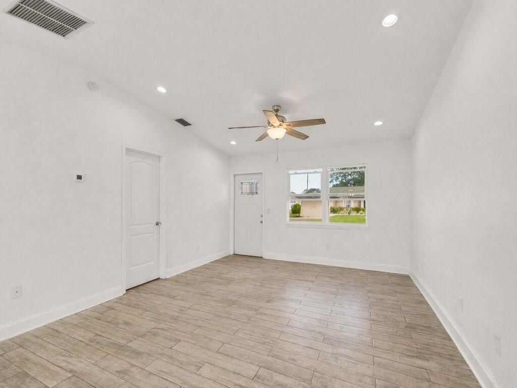 980 SW Connecticut Terrace, Port Saint Lucie, FL 34953 Photo