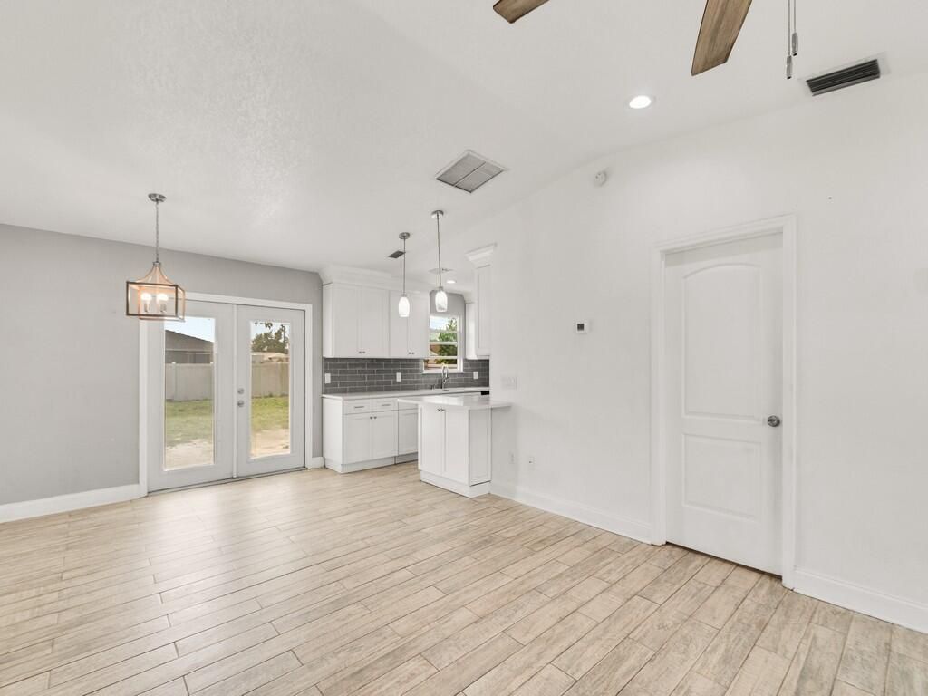 980 SW Connecticut Terrace, Port Saint Lucie, FL 34953 Photo