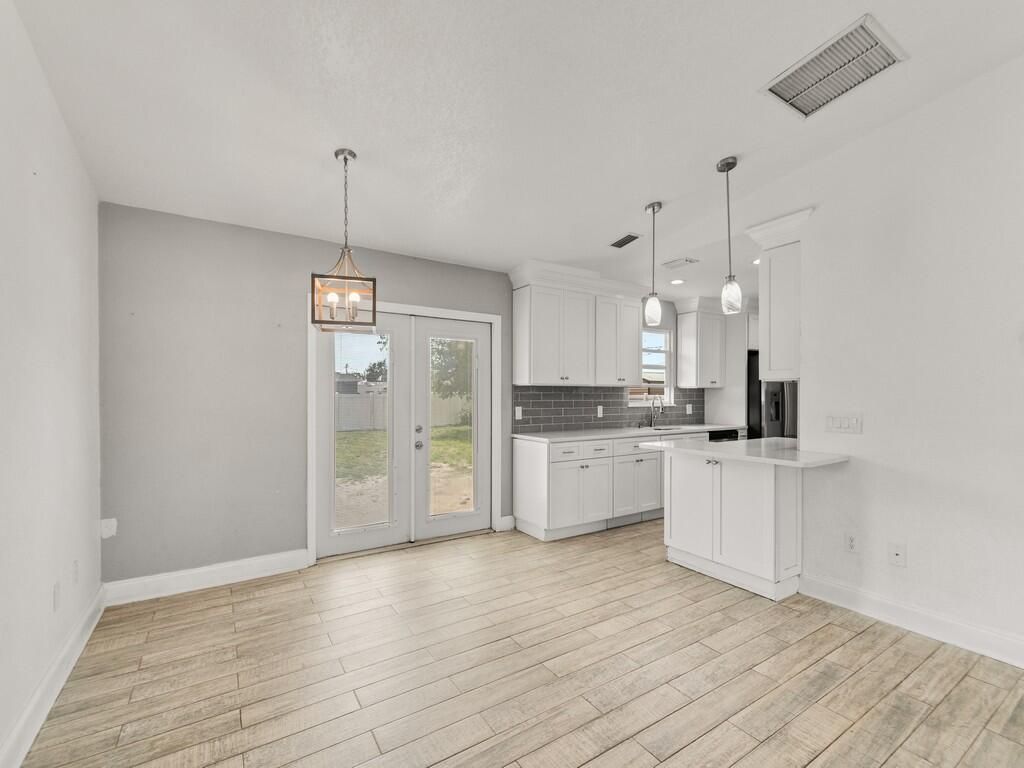 980 SW Connecticut Terrace, Port Saint Lucie, FL 34953 Photo