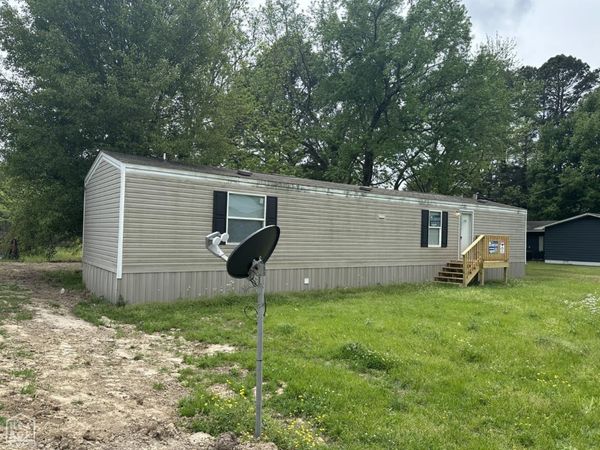 210 E Vine Street, Russell, AR 72010