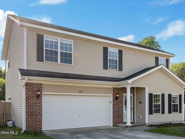 202 Bonanza Drive, Richlands, NC 28574