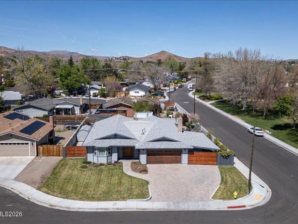 182 Rodger Circle, Sparks, NV 89431