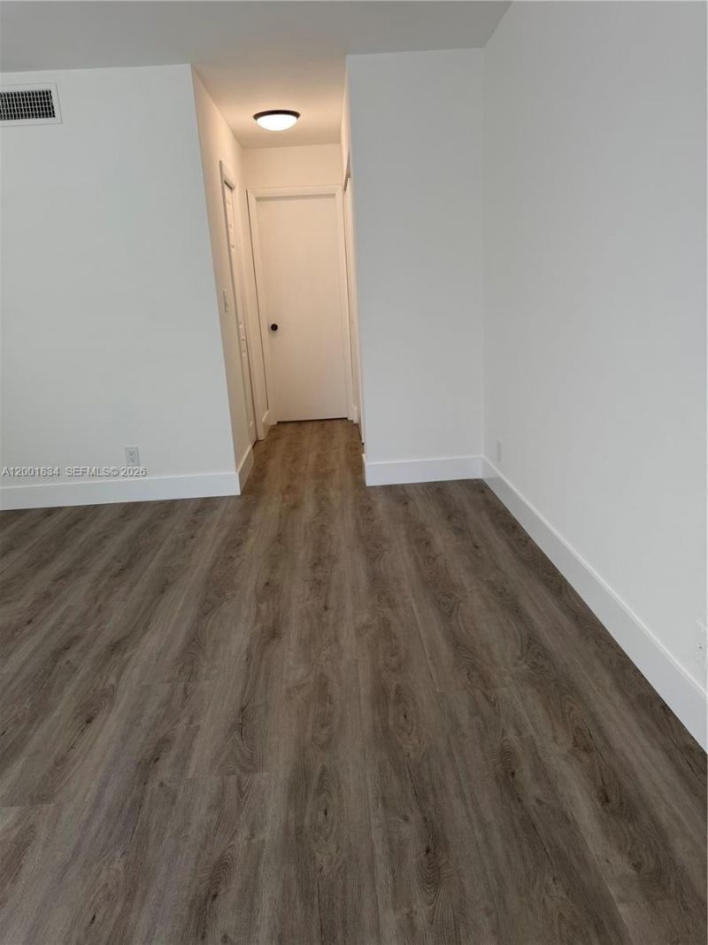 200 Lakeview Dr, Unit 102, Weston, FL 33326 Photo