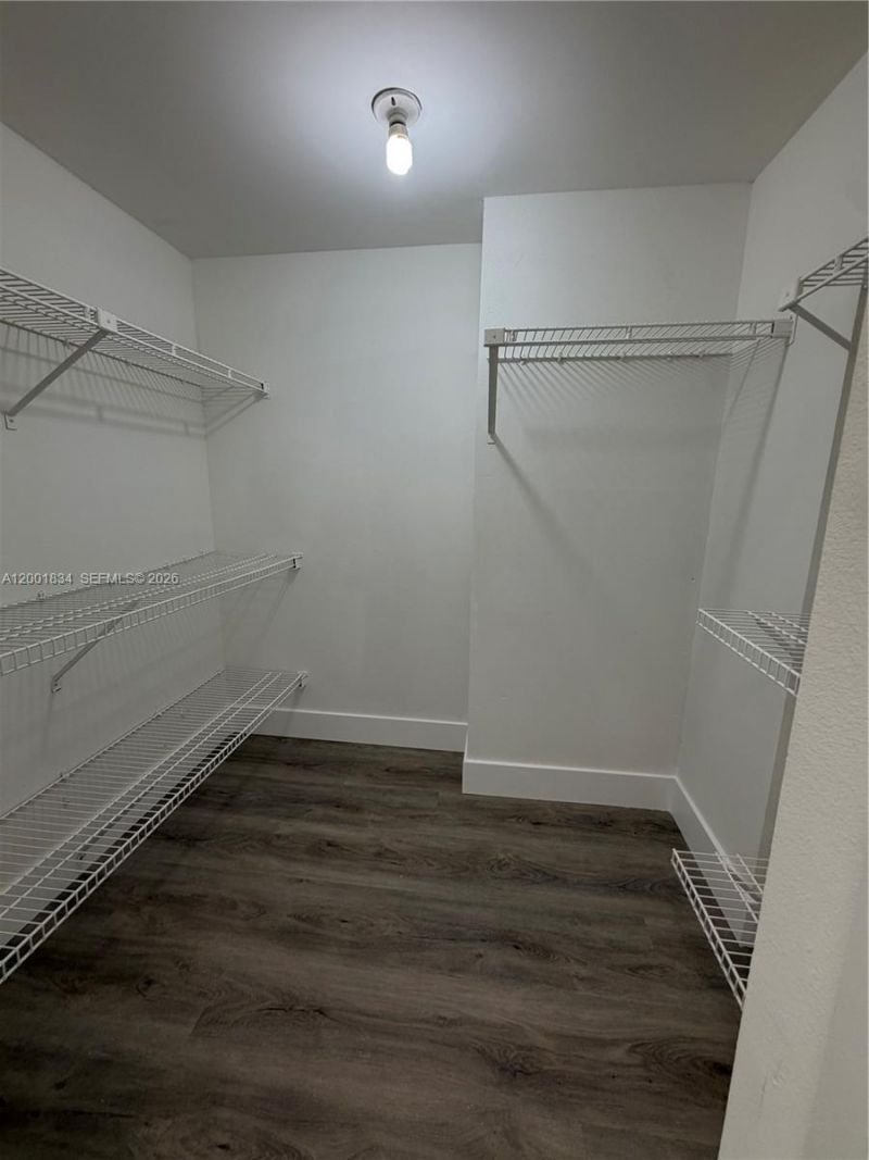 200 Lakeview Dr, Unit 102, Weston, FL 33326 Photo