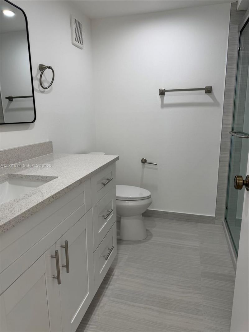 200 Lakeview Dr, Unit 102, Weston, FL 33326 Photo