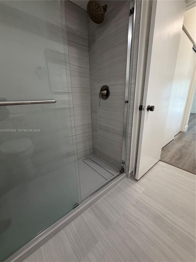 200 Lakeview Dr, Unit 102, Weston, FL 33326 Photo