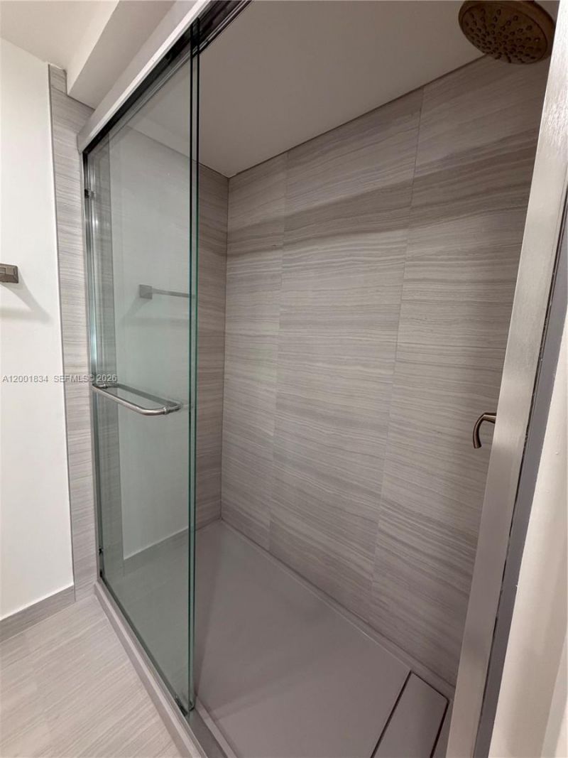 200 Lakeview Dr, Unit 102, Weston, FL 33326 Photo