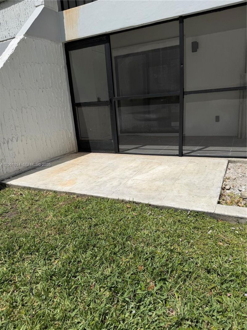 200 Lakeview Dr, Unit 102, Weston, FL 33326 Photo