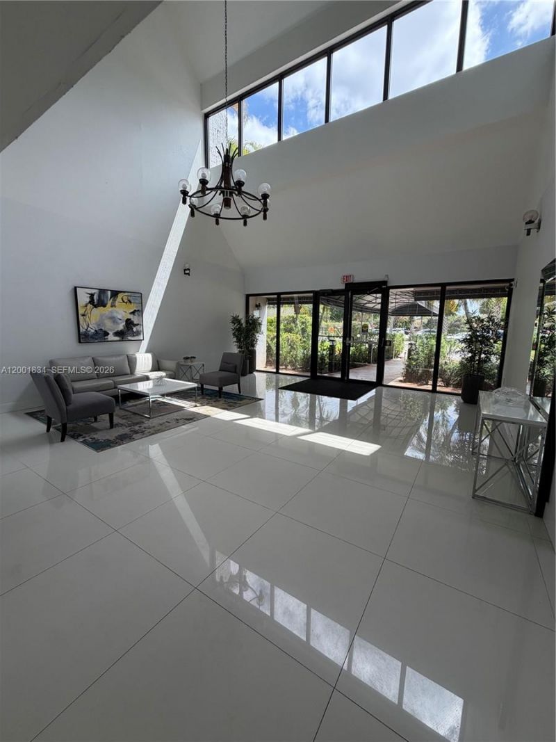 200 Lakeview Dr, Unit 102, Weston, FL 33326 Photo