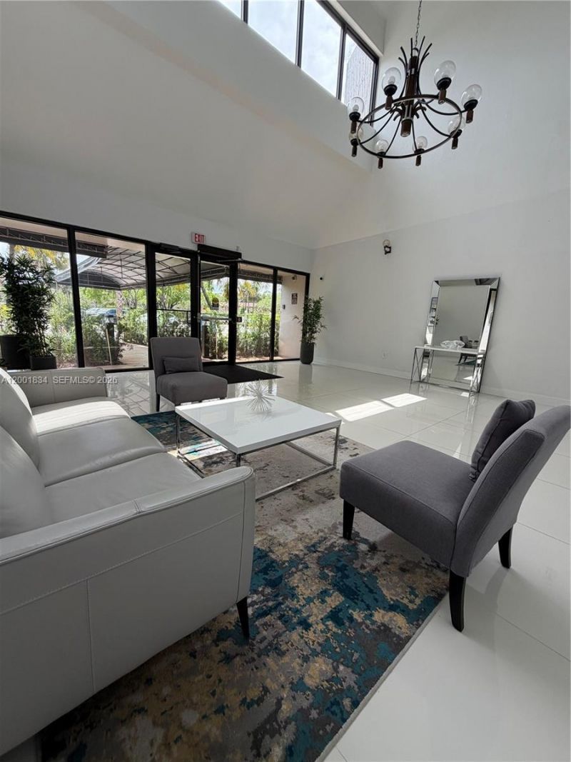 200 Lakeview Dr, Unit 102, Weston, FL 33326 Photo