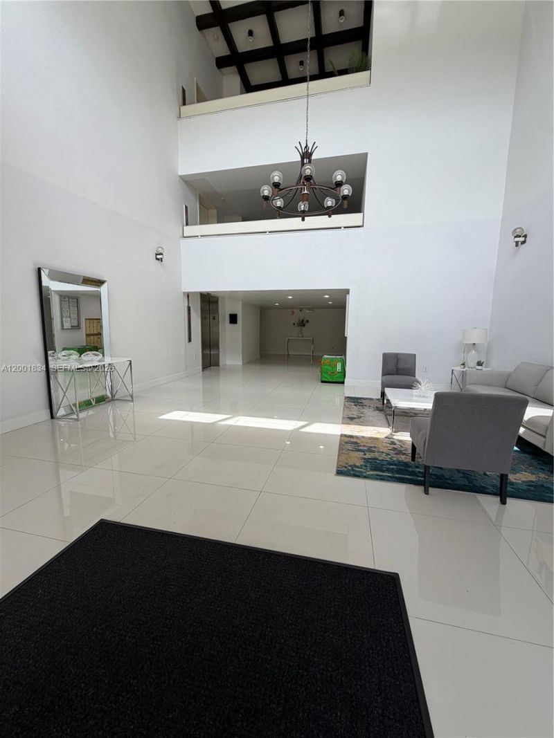 200 Lakeview Dr, Unit 102, Weston, FL 33326 Photo