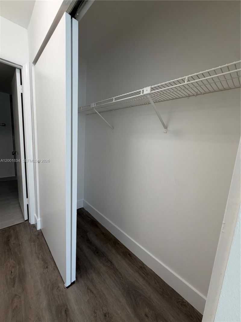 200 Lakeview Dr, Unit 102, Weston, FL 33326 Photo